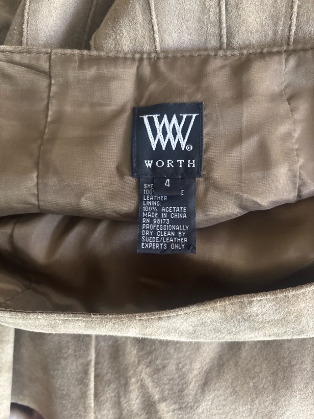 Vintage Olive suede skirt by department store label “worth” size 4 - Picture 2 of 5